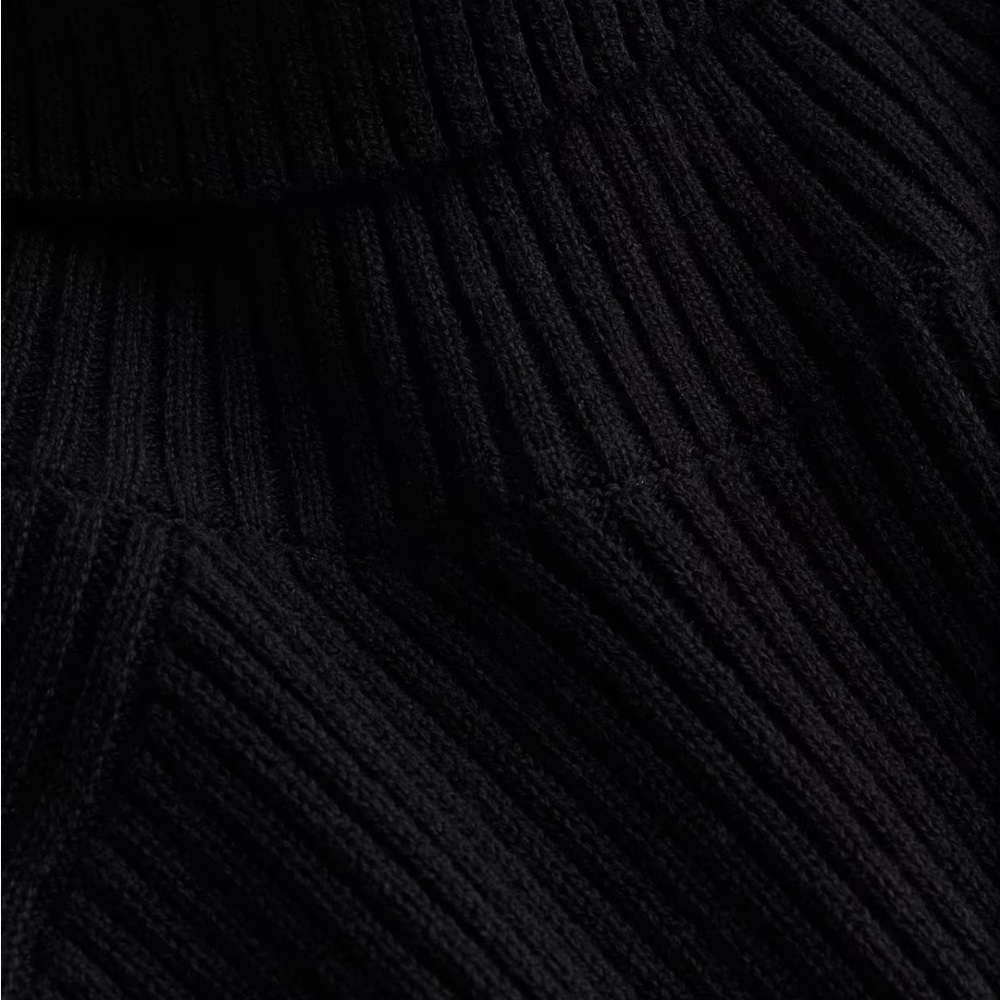 H&M Mens Knit Turtleneck Sweater, Muscle Fit - Size Large - Picture 2 of 5
